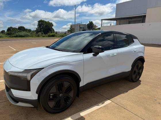 VOLVO EX30 69 KW ELÉTRICO CROSS COUNTRY
